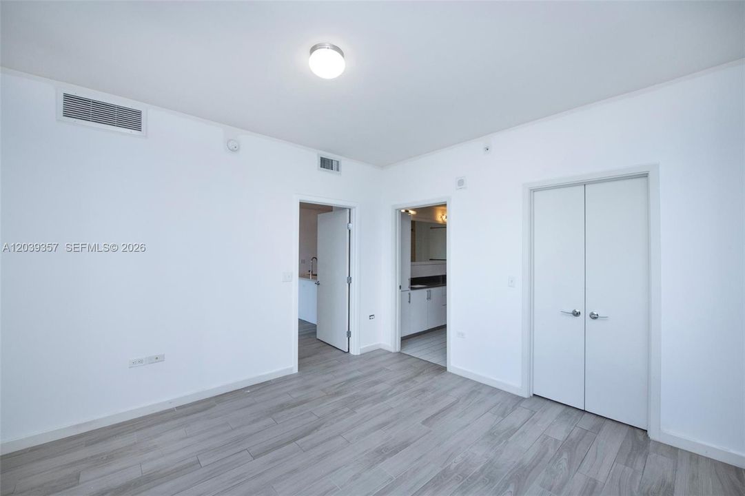 For Sale: $750,000 (2 beds, 2 baths, 1118 Square Feet)