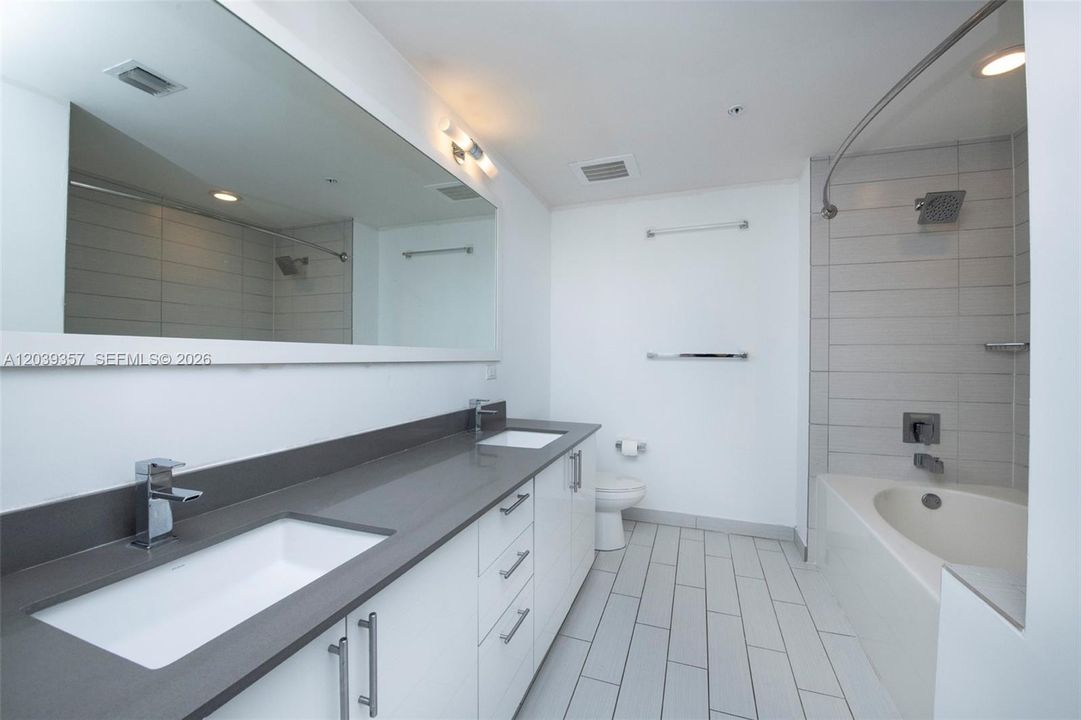 For Sale: $750,000 (2 beds, 2 baths, 1118 Square Feet)
