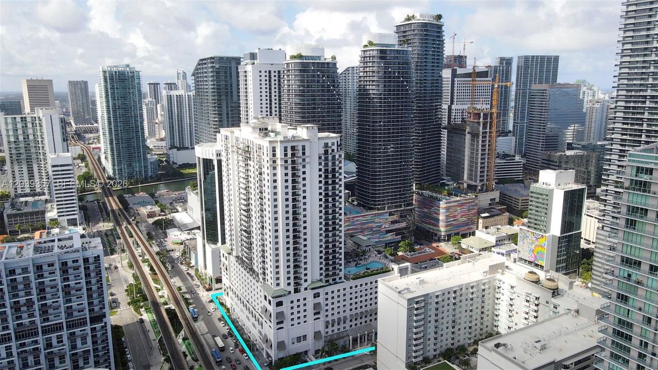 For Sale: $750,000 (2 beds, 2 baths, 1118 Square Feet)