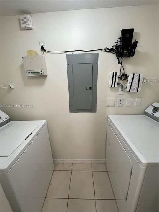 В аренду: $1,850 (2 спален, 1 ванн, 926 Квадратных фут)