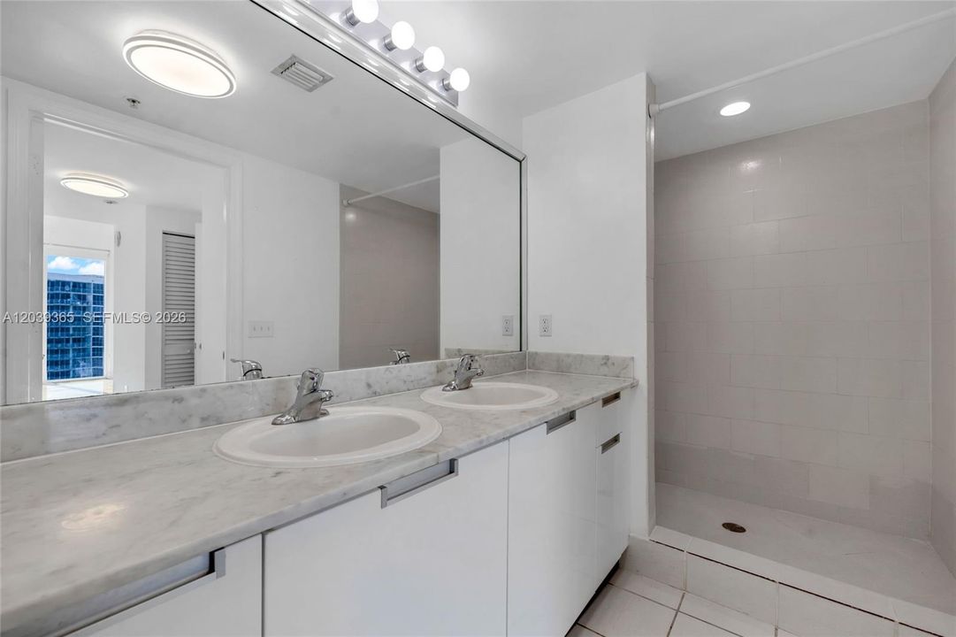 For Rent: $3,800 (2 beds, 2 baths, 1274 Square Feet)