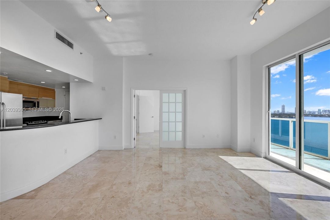For Rent: $3,800 (2 beds, 2 baths, 1274 Square Feet)