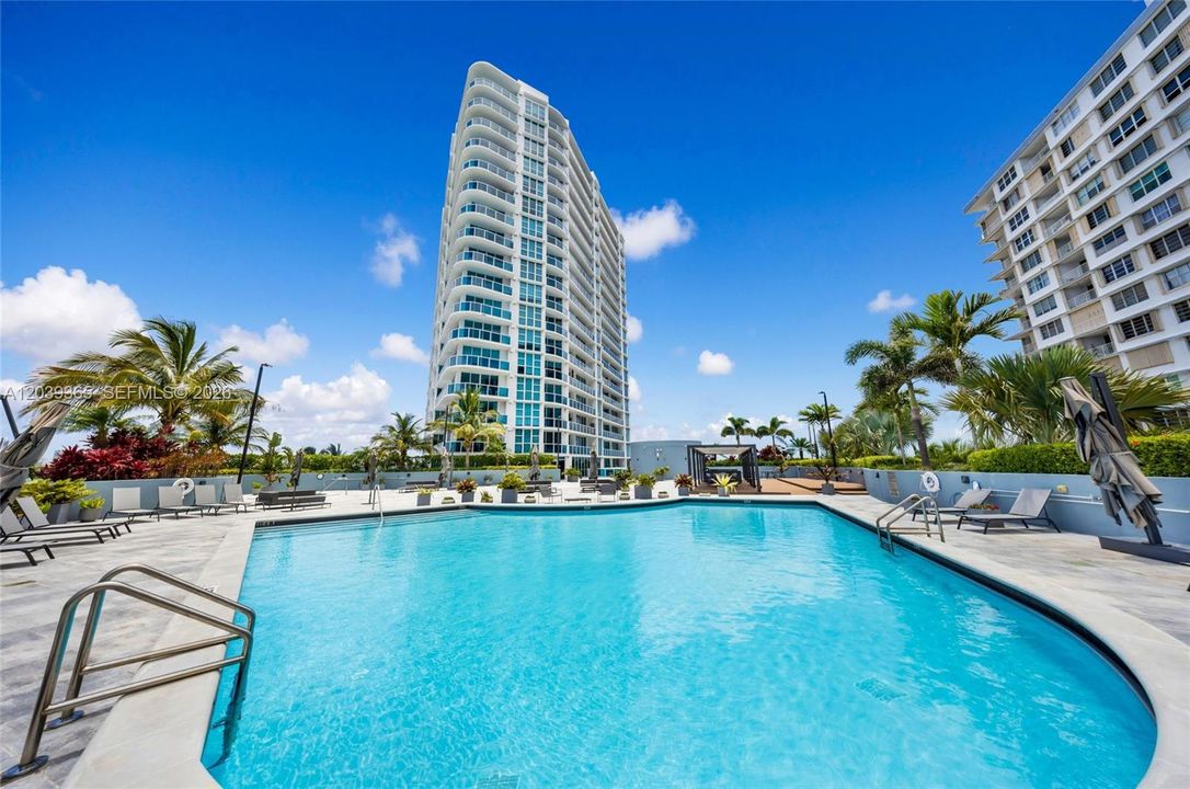For Rent: $3,800 (2 beds, 2 baths, 1274 Square Feet)