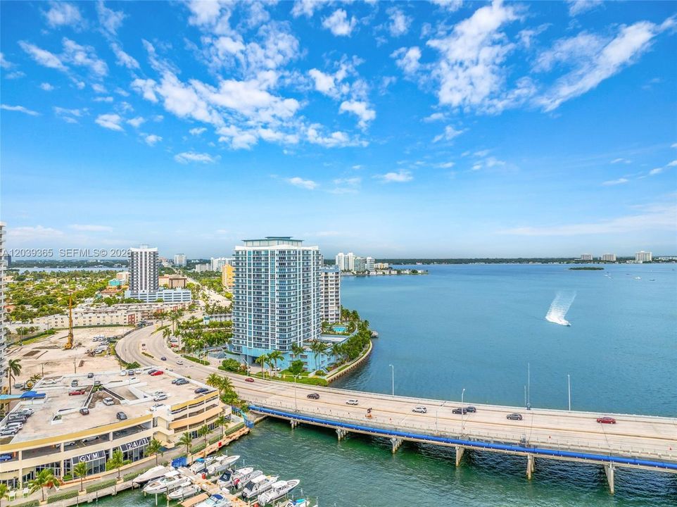 For Rent: $3,800 (2 beds, 2 baths, 1274 Square Feet)