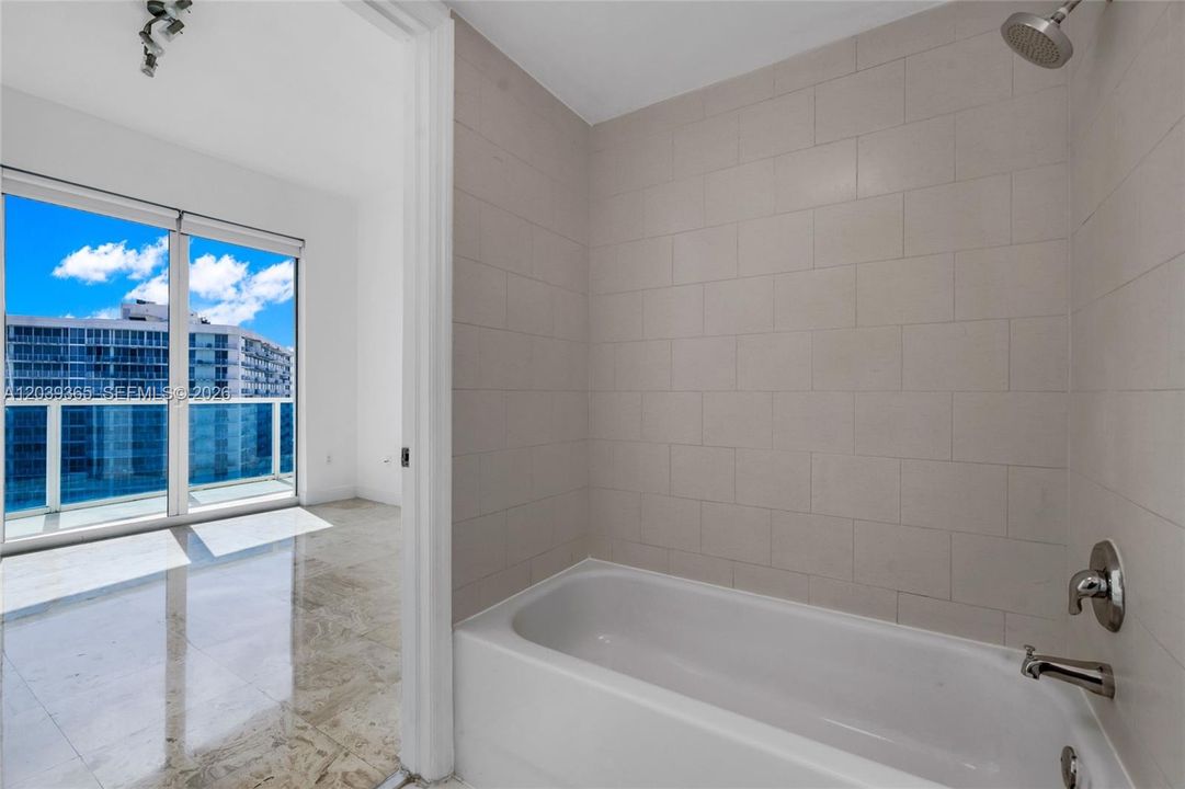 For Rent: $3,800 (2 beds, 2 baths, 1274 Square Feet)