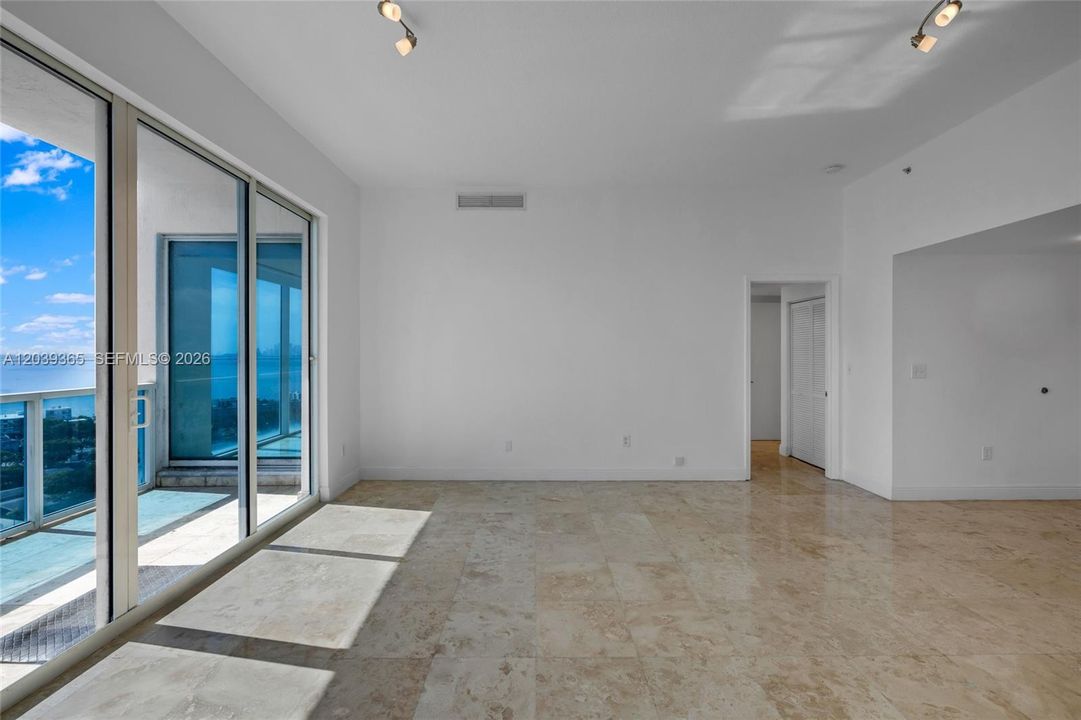 For Rent: $3,800 (2 beds, 2 baths, 1274 Square Feet)