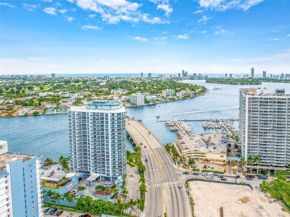 For Rent: $3,800 (2 beds, 2 baths, 1274 Square Feet)
