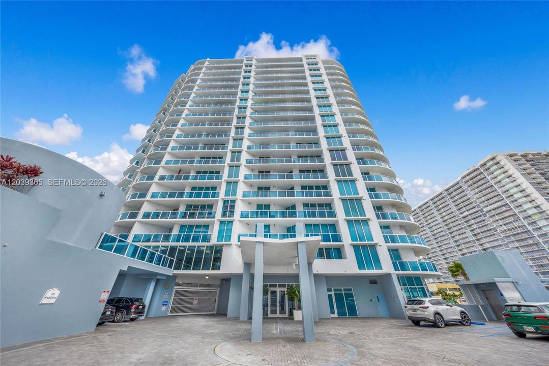 For Rent: $3,800 (2 beds, 2 baths, 1274 Square Feet)