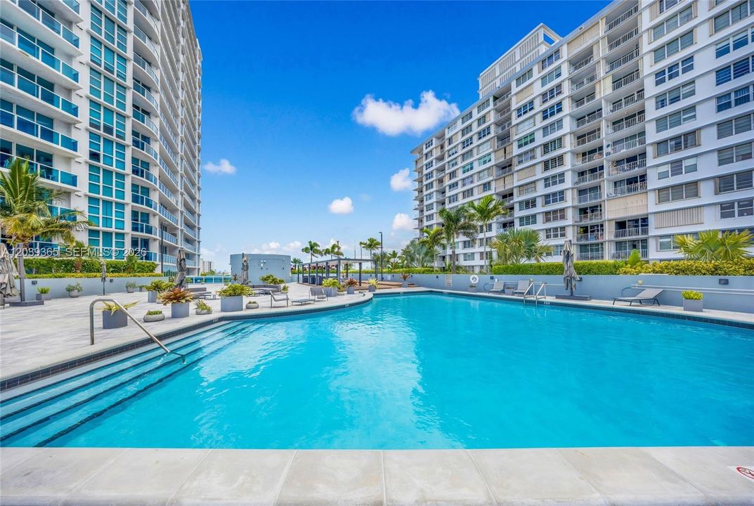 For Rent: $3,800 (2 beds, 2 baths, 1274 Square Feet)