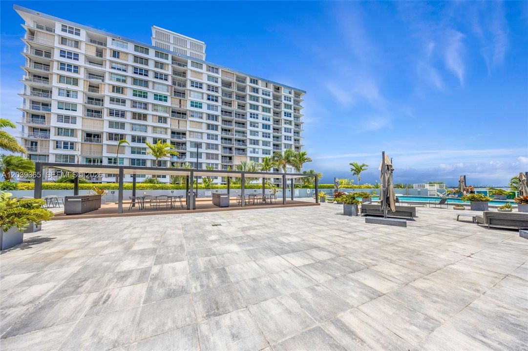 For Rent: $3,800 (2 beds, 2 baths, 1274 Square Feet)
