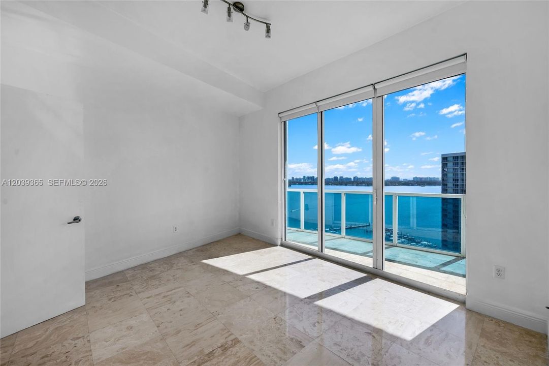 For Rent: $3,800 (2 beds, 2 baths, 1274 Square Feet)