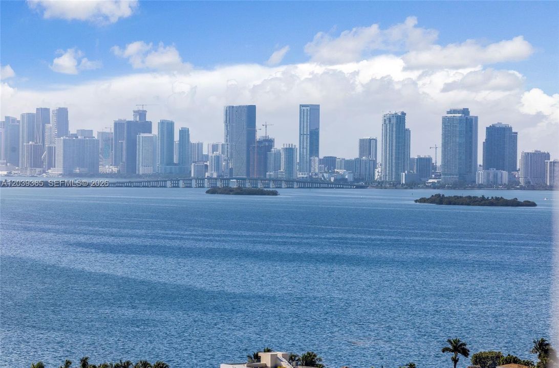 For Rent: $3,800 (2 beds, 2 baths, 1274 Square Feet)