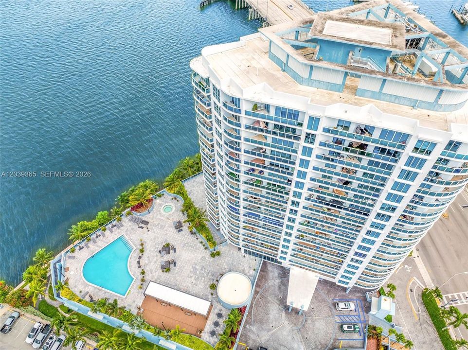 For Rent: $3,800 (2 beds, 2 baths, 1274 Square Feet)