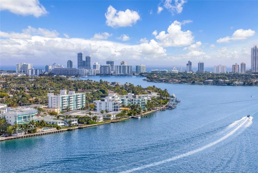 For Rent: $3,800 (2 beds, 2 baths, 1274 Square Feet)