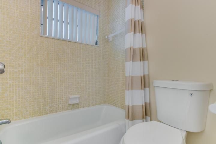 Master bath 02