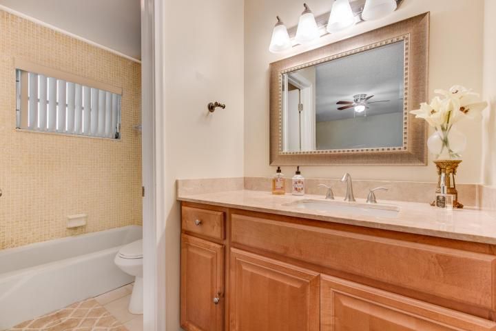 Master bath 01
