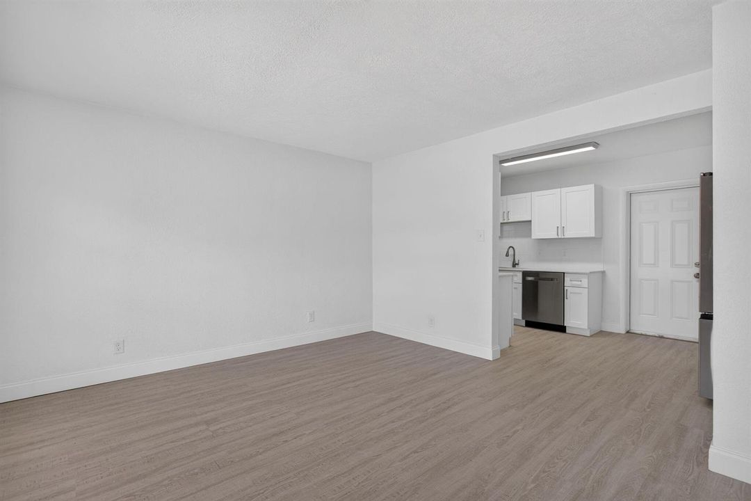 11-web-or-mls-317-5889