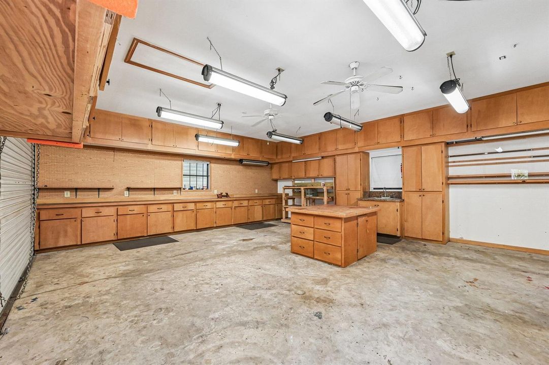 Detached Garage