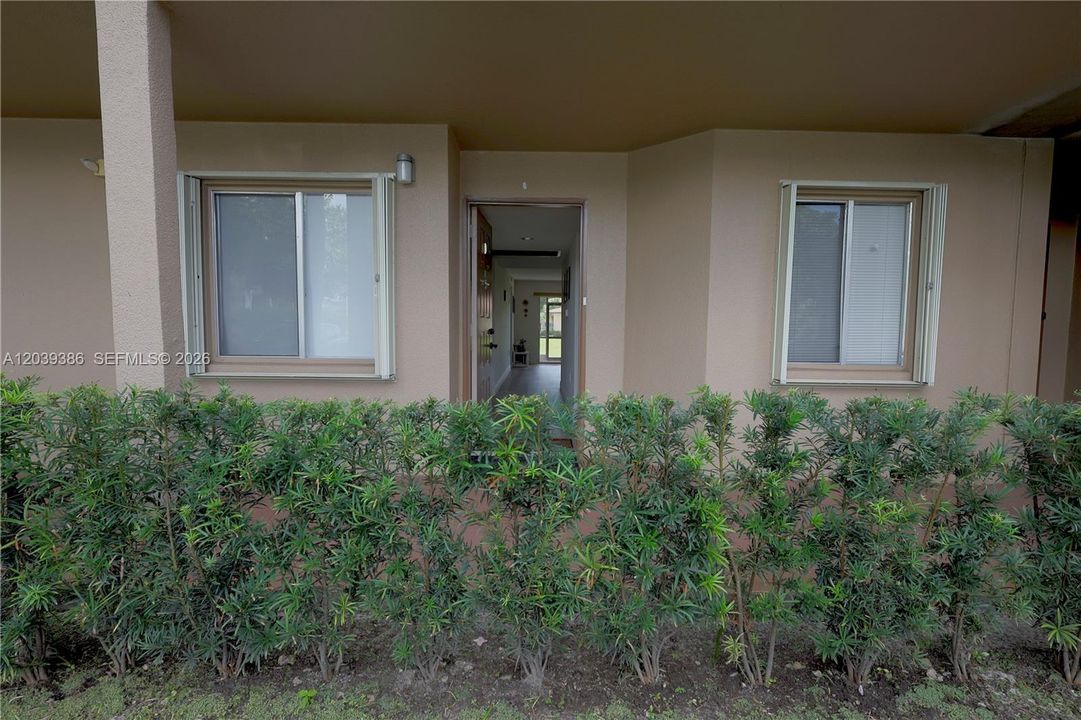 На продажу: $275,000 (2 спален, 2 ванн, 1000 Квадратных фут)