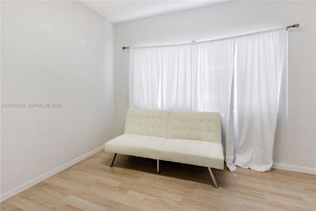 For Rent: $3,955 (4 beds, 2 baths, 2301 Square Feet)