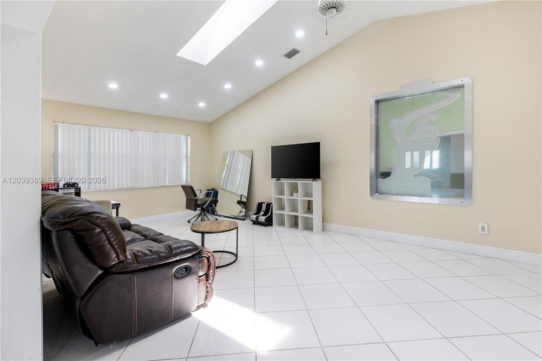 For Rent: $3,955 (4 beds, 2 baths, 2301 Square Feet)