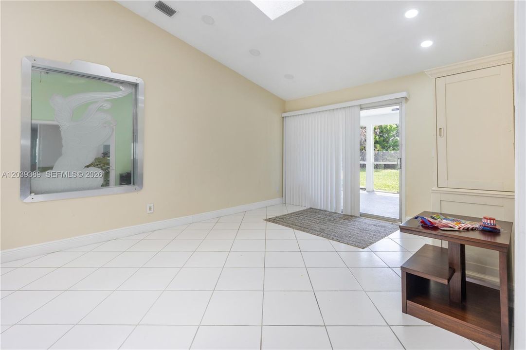 For Rent: $3,955 (4 beds, 2 baths, 2301 Square Feet)