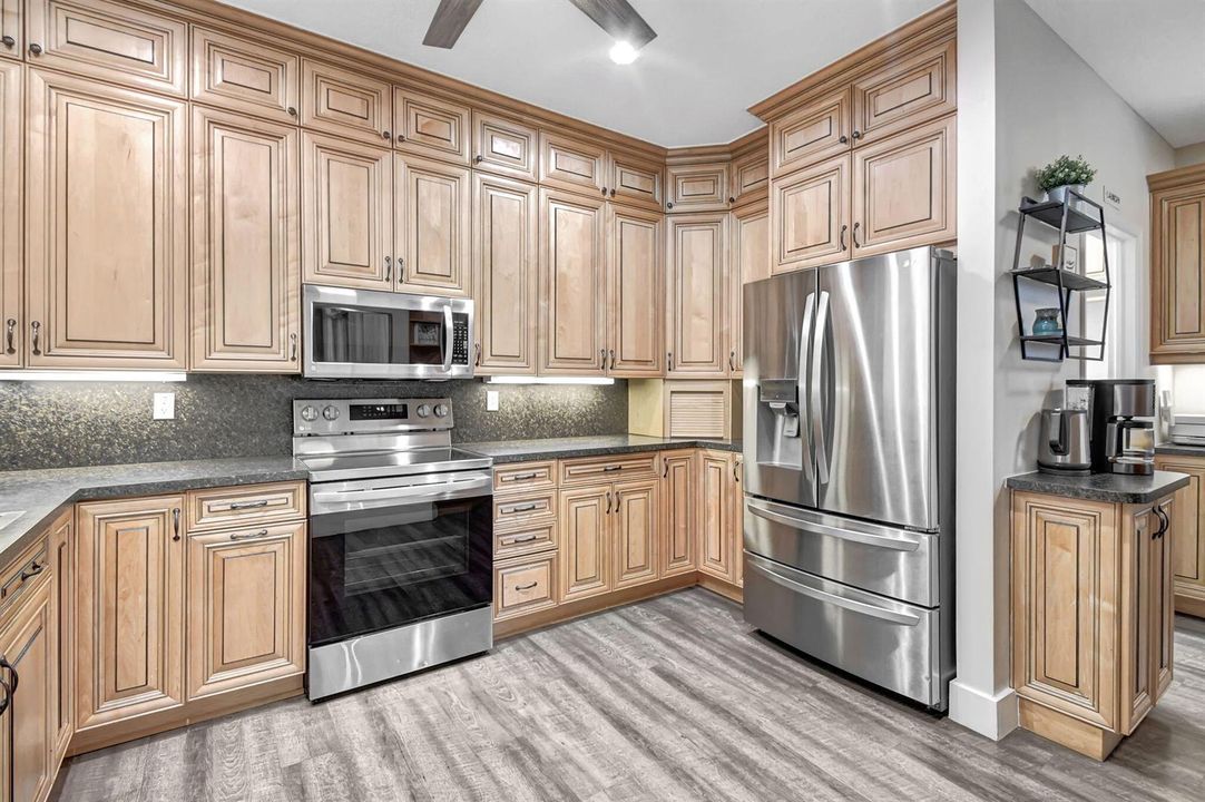 Kitchen/Coffee Bar