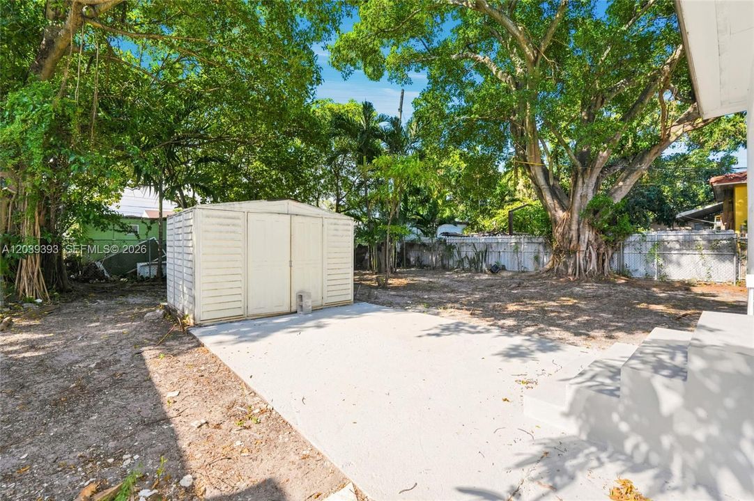 For Sale: $495,000 (3 beds, 2 baths, 1072 Square Feet)