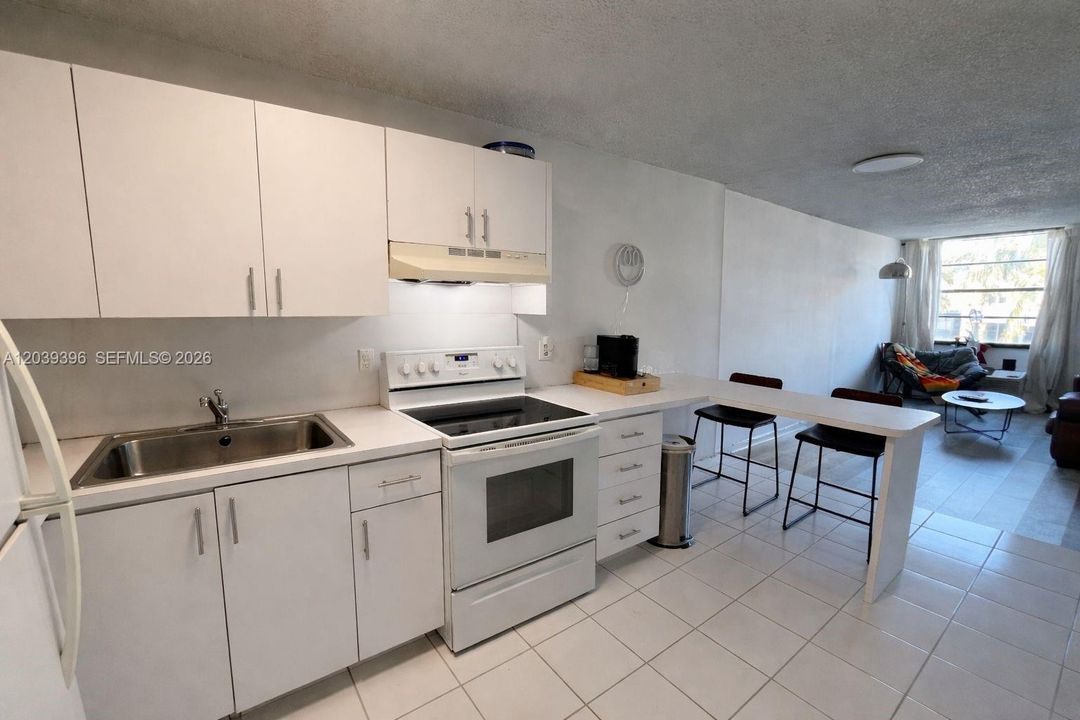 For Sale: $250,000 (0 beds, 1 baths, 480 Square Feet)