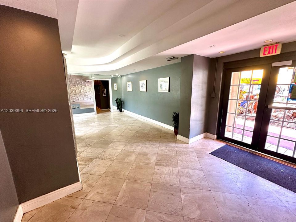 For Sale: $250,000 (0 beds, 1 baths, 480 Square Feet)
