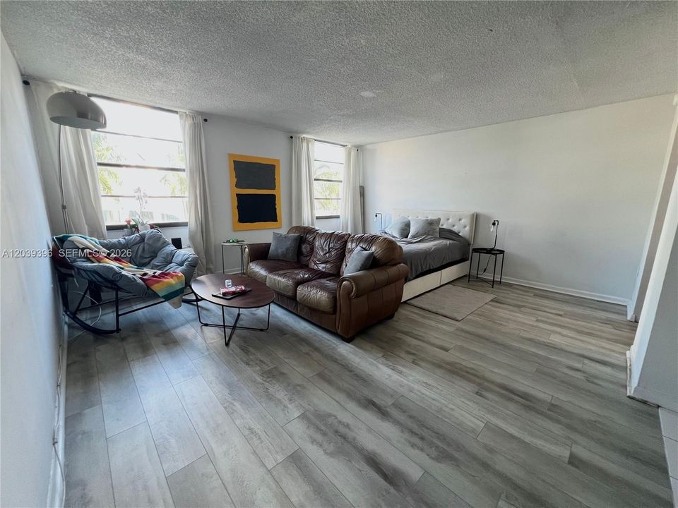 For Sale: $250,000 (0 beds, 1 baths, 480 Square Feet)