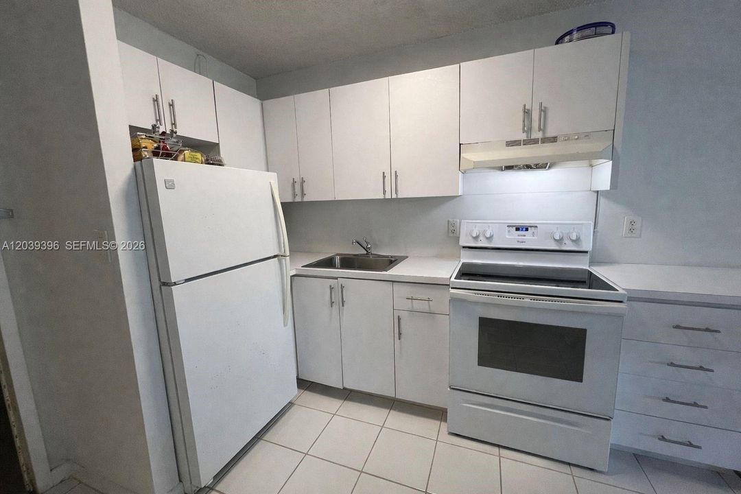 For Sale: $250,000 (0 beds, 1 baths, 480 Square Feet)