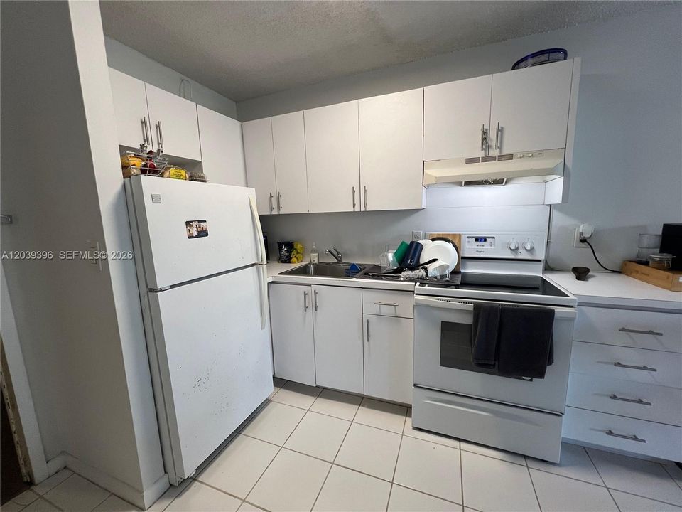For Sale: $250,000 (0 beds, 1 baths, 480 Square Feet)