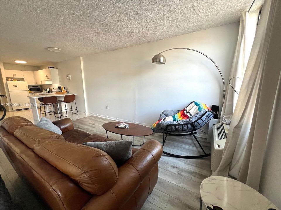For Sale: $250,000 (0 beds, 1 baths, 480 Square Feet)
