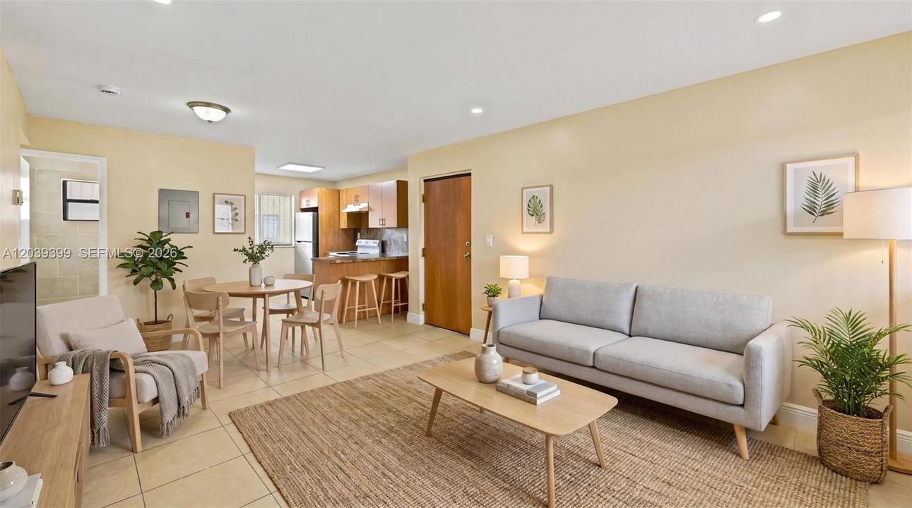 For Sale: $249,900 (2 beds, 2 baths, 755 Square Feet)