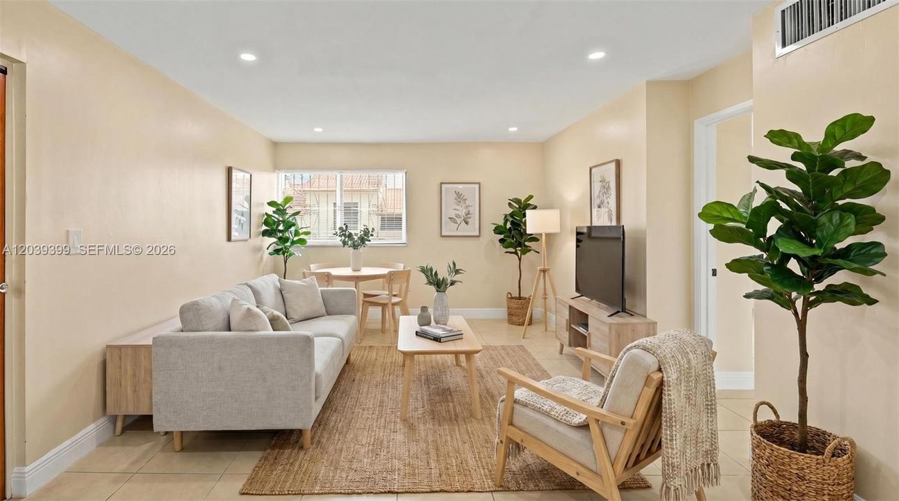 For Sale: $249,900 (2 beds, 2 baths, 755 Square Feet)