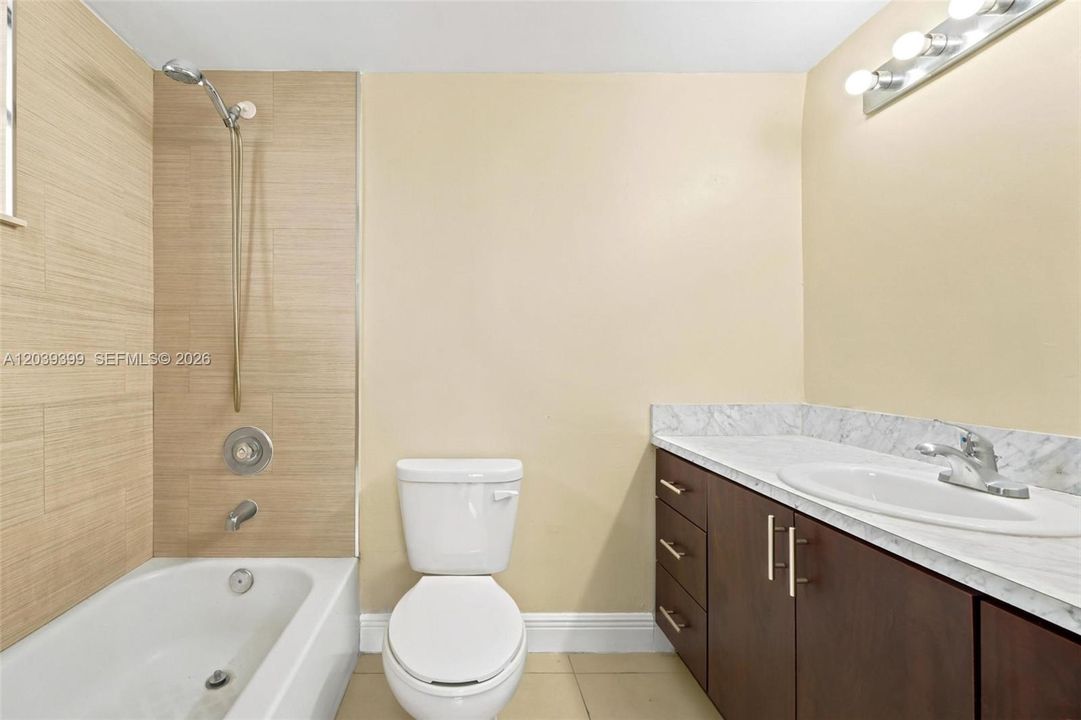 For Sale: $249,900 (2 beds, 2 baths, 755 Square Feet)