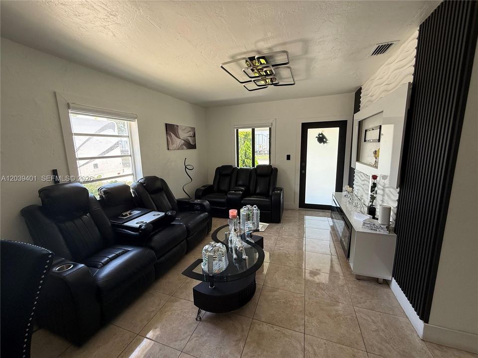 En Venta: $500,000 (3 camas, 1 baños, 936 Pies cuadrados)