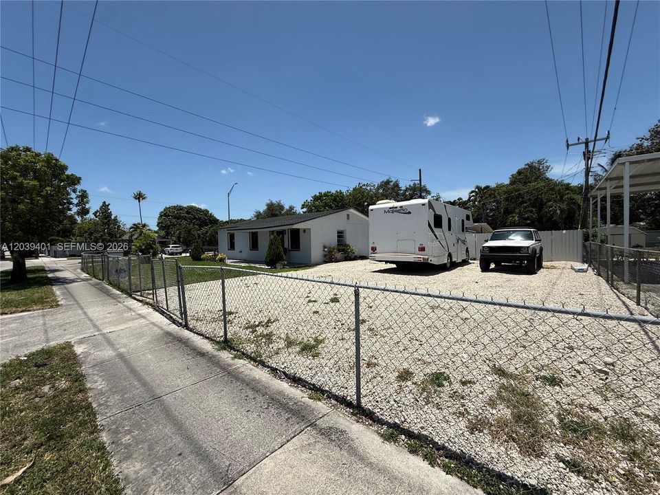En Venta: $500,000 (3 camas, 1 baños, 936 Pies cuadrados)