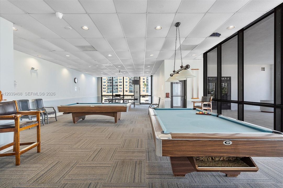 For Sale: $345,000 (1 beds, 1 baths, 1000 Square Feet)