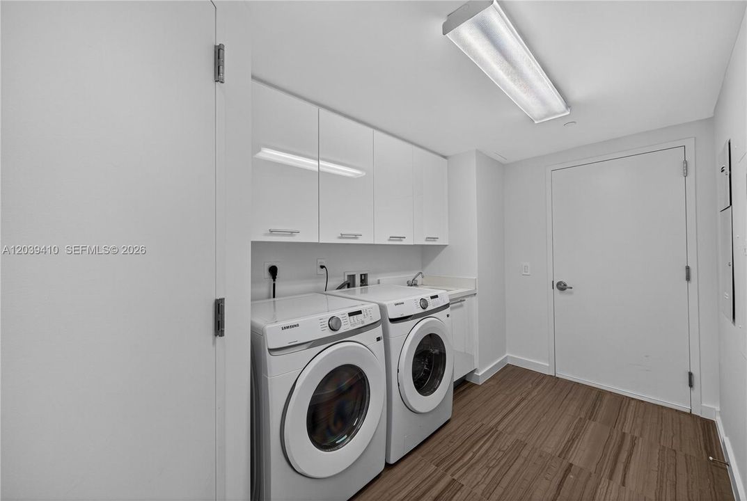 В аренду: $14,900 (3 спален, 3 ванн, 3062 Квадратных фут)