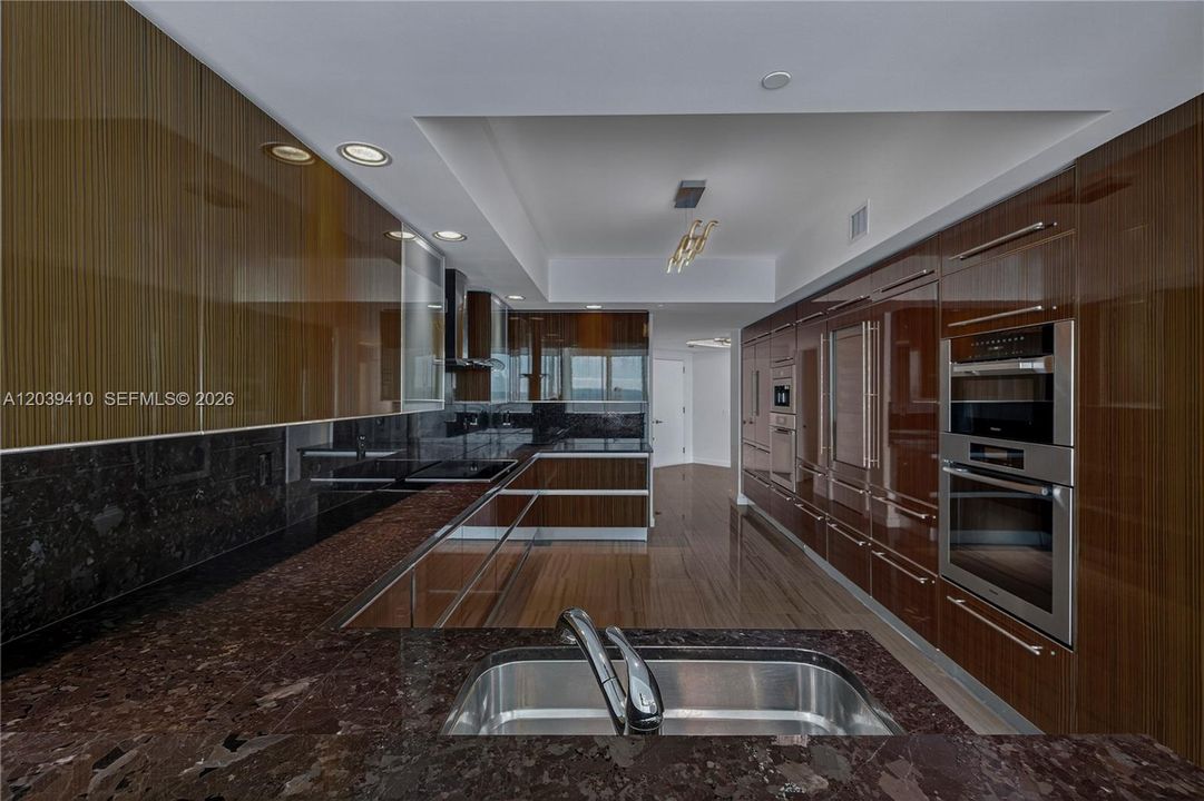 В аренду: $14,900 (3 спален, 3 ванн, 3062 Квадратных фут)