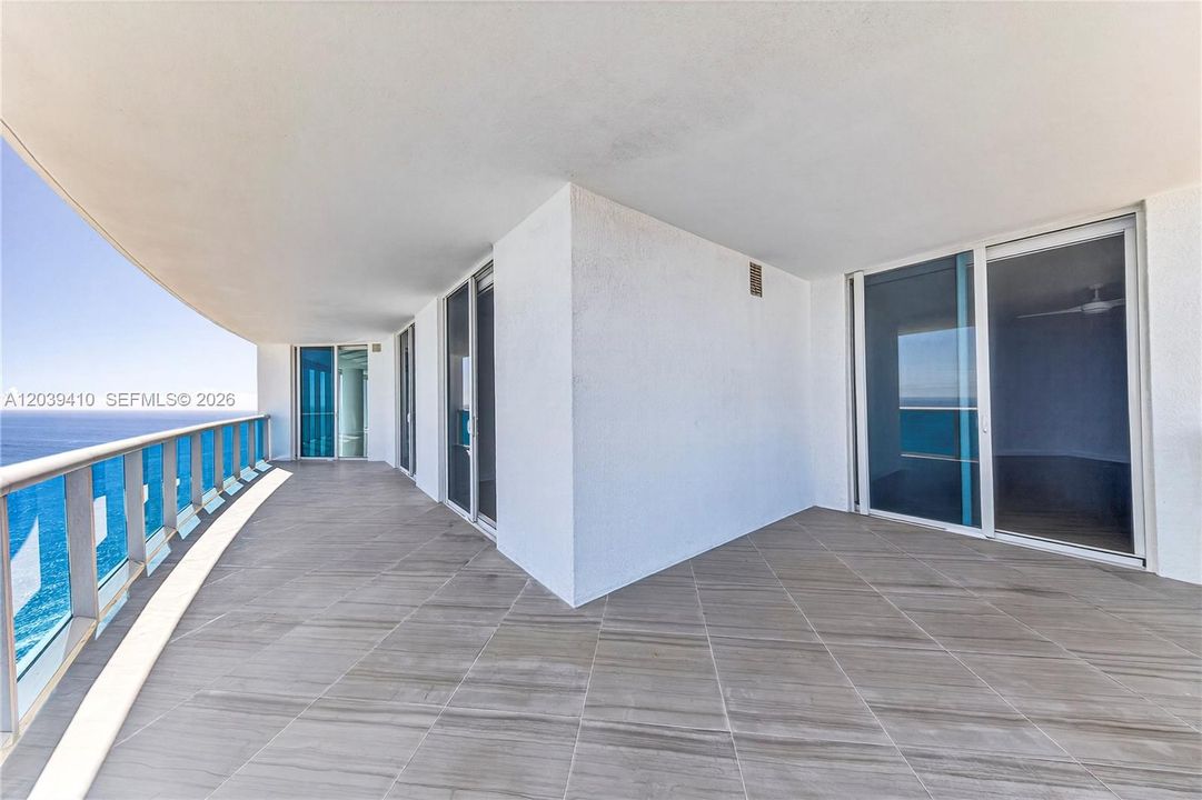 В аренду: $14,900 (3 спален, 3 ванн, 3062 Квадратных фут)