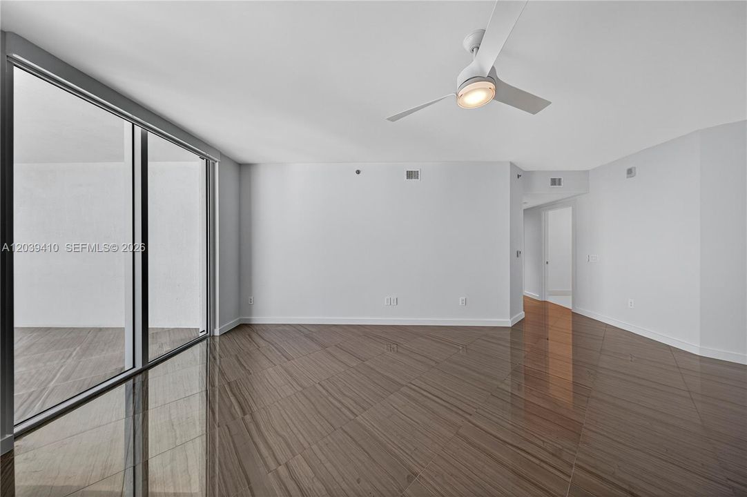 В аренду: $14,900 (3 спален, 3 ванн, 3062 Квадратных фут)