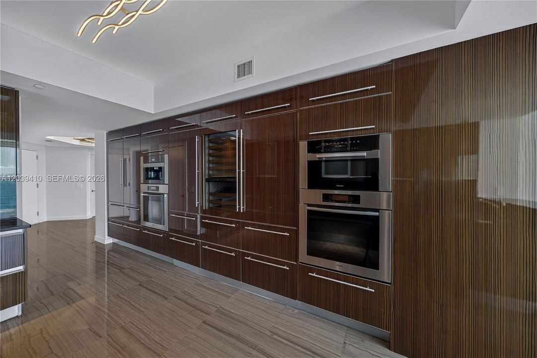 В аренду: $14,900 (3 спален, 3 ванн, 3062 Квадратных фут)