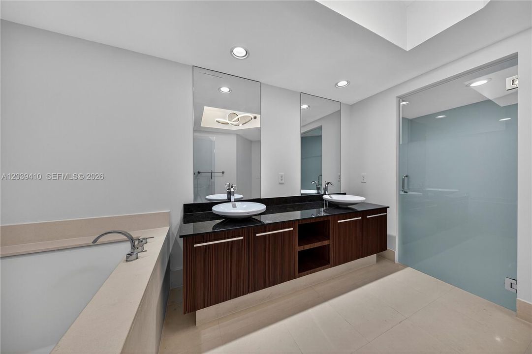 В аренду: $14,900 (3 спален, 3 ванн, 3062 Квадратных фут)