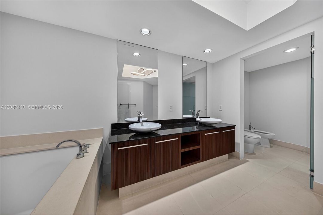 В аренду: $14,900 (3 спален, 3 ванн, 3062 Квадратных фут)