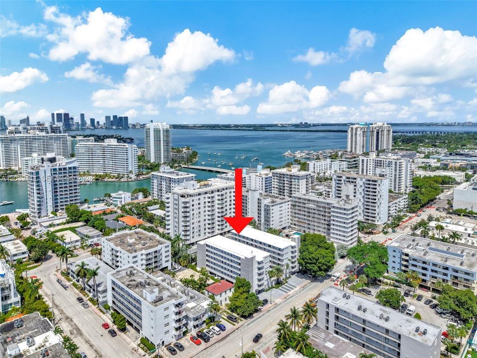 For Sale: $277,900 (1 beds, 1 baths, 667 Square Feet)