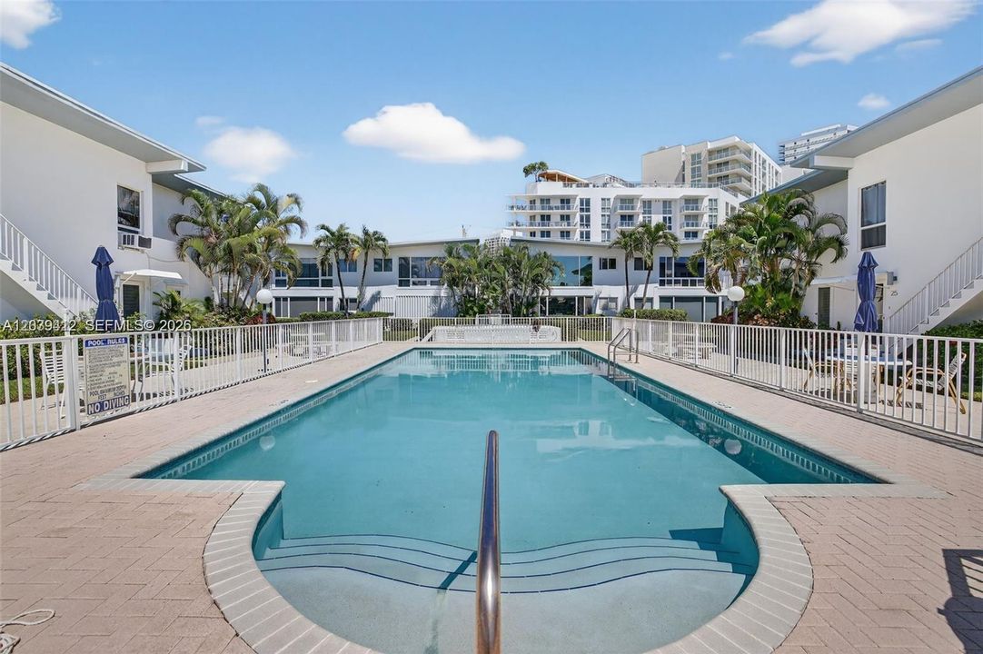 For Sale: $474,000 (1 beds, 1 baths, 770 Square Feet)