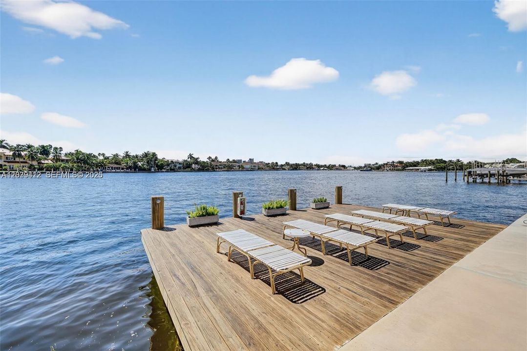 For Sale: $474,000 (1 beds, 1 baths, 770 Square Feet)